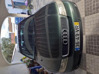 Audi A4 • 2001 • 390,000 km