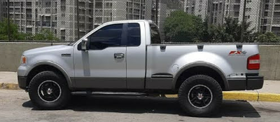 Ford F-150 • 2008 • 220,000 km