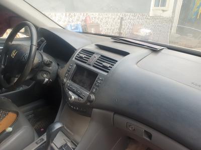 Honda Accord • 2007 • 219,111 km