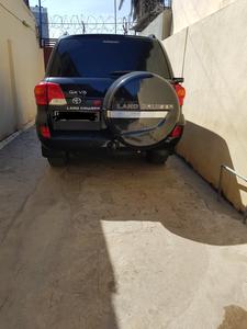 Toyota Land Cruiser • 2014 • 88,000 km