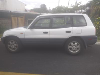 Toyota RAV4 • 1998 • 162,000 km