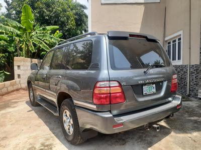 Toyota Land Cruiser • 2003 • 20,000 km