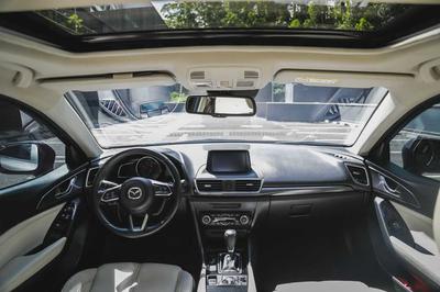 Mazda 3 • 2019 • 34,000 km