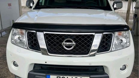 Nissan Navara • 2011 • 120,000 km