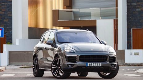 Porsche Cayenne • 2015 • 266,000 km