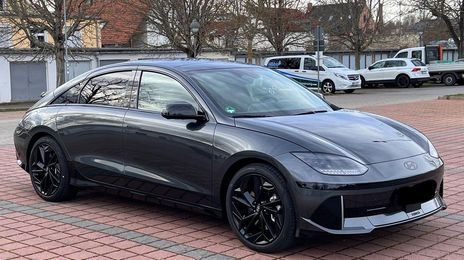 Hyundai Ioniq Electric • 2023 • 8,120 km