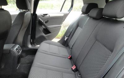 Volkswagen Golf • 2010 • 200,000 km