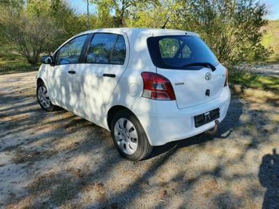 Toyota Yaris • 2010 • 85,000 km