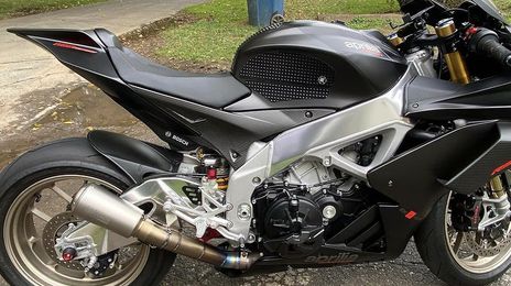 Aprilia dorsoduro 750 • 2016 • 30 km