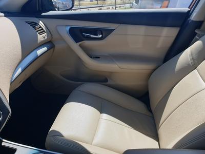 Nissan Altima • 2015 • 95,000 km
