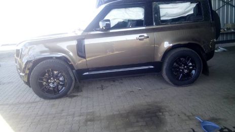 Land Rover Defender • 2021 • 75,225 km