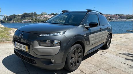 Citroën C4 • 2014 • 200,000 km