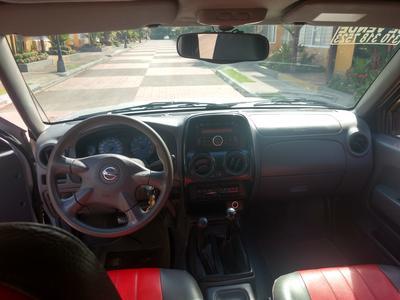 Nissan Np300 • 2013 • 109,000 km