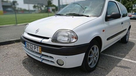 Renault Clio • 2000 • 149,000 km