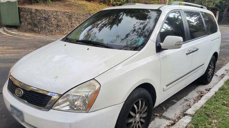 Kia Sedona • 2012 • 292,600 km