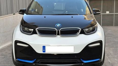 BMW i3 • 2019 • 81,900 km