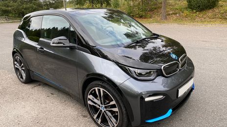 BMW i3 • 2019 • 26,000 km