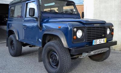 Land Rover Defender • 1999 • 182,000 km