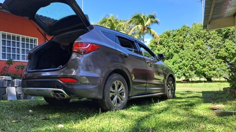 Hyundai Santa Fe • 2015 • 206,364 km