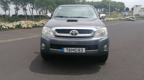 Toyota Hilux • 2011 • 90,000 km