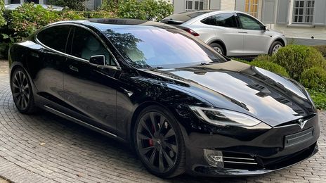 Tesla Model S • 2020 • 57,000 km