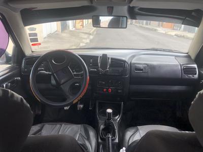 Volkswagen Golf • 1995 • 204,600 km