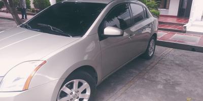 Nissan Sentra 2.0 • 2008 • 139,000 km