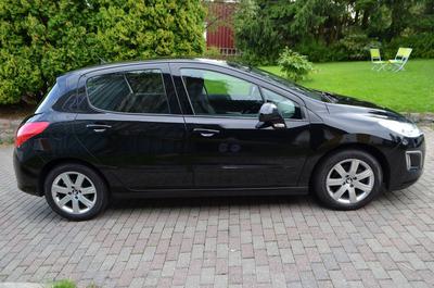 Peugeot 308 • 2011 • 146,000 km