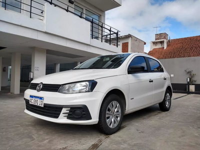 Volkswagen Gol • 2017 • 59,000 km