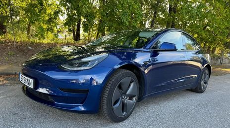 Tesla Model 3 • 2019 • 162,500 km