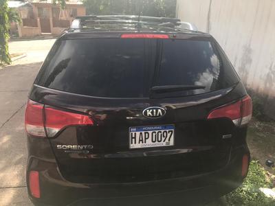 Kia Sorento • 2014 • 101,000 km