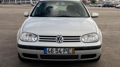 Volkswagen Golf • 2000 • 107,925 km