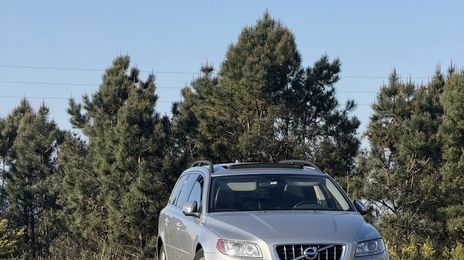 Volvo V70 • 2010 • 177,949 km