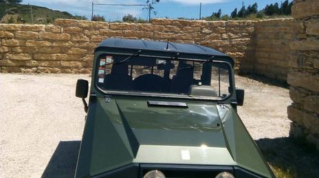 Hummer H1 • 1988 • 250,000 km