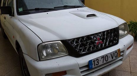 Mitsubishi L200 • 2003 • 300,000 km