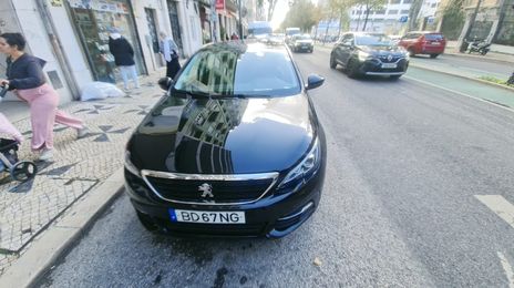 Peugeot 308 • 2019 • 87,000 km