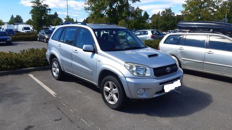 Toyota RAV4 • 2002 • 123,000 km