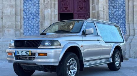 Mitsubishi Pajero • 1999 • 99,000 km