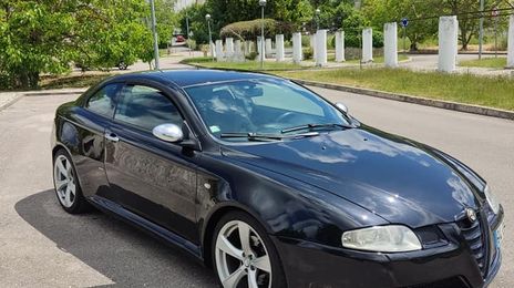 Alfa Romeo GTV • 2008 • 240,000 km