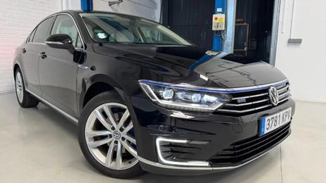 Volkswagen Passat • 2018 • 83,000 km