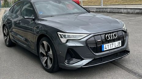 Audi e-tron • 2020 • 80,900 km