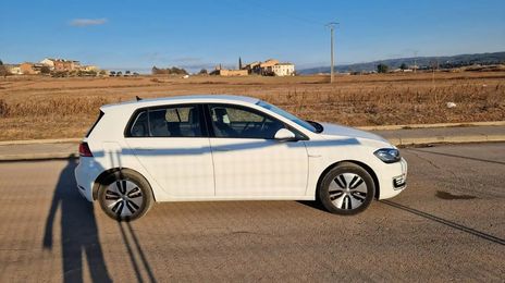 Volkswagen e-Golf • 2019 • 26,000 km
