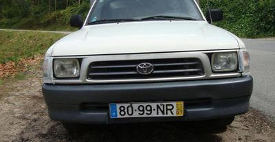 Toyota Hilux • 1999 • 160,000 km