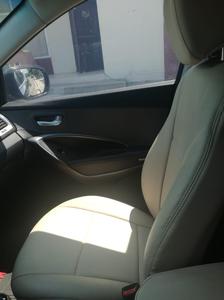 Hyundai Santa Fe • 2014 • 75,500 km