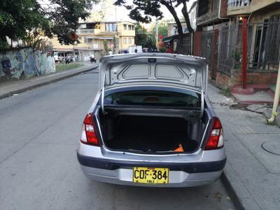 Renault Symbol • 2006 • 200,000 km