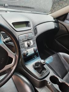 Hyundai Genesis • 2010 • 40,000 km