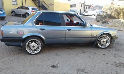 BMW Rad 3 • 1989 • 206,000 km