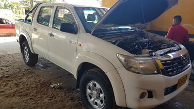 Toyota Hilux • 2013 • 67,000 km