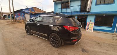 Hyundai Santa Fe • 2015 • 52,045 km