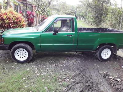 Toyota Hilux • 1985 • 1,000 km